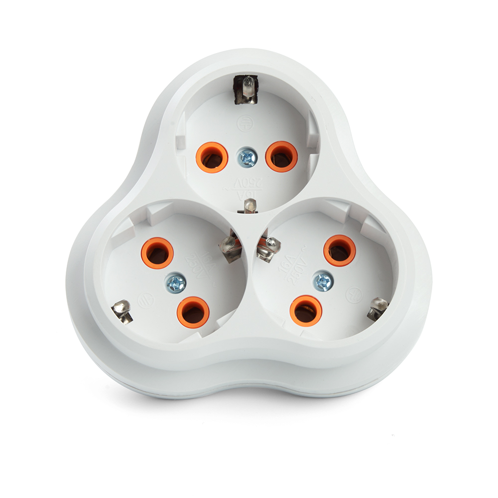 Разветвитель STEKKER 3-местный с заземлением ADP16-23-21 белый